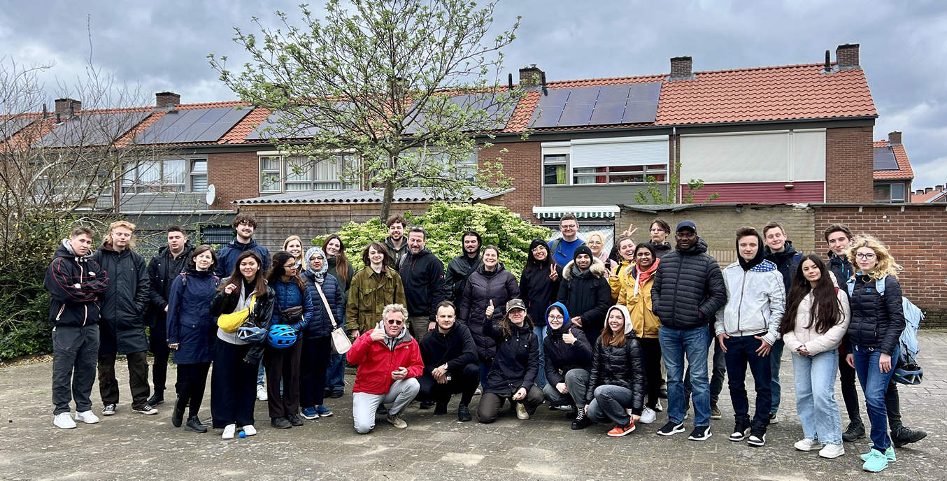 Internationale studenten kleuren Malburgen groen