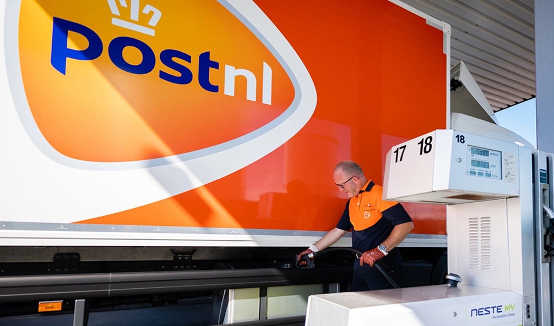 Unieke stap: PostNL voegt 4 miljoen liter biobrandstof toe aan Europees dieselnetwerk