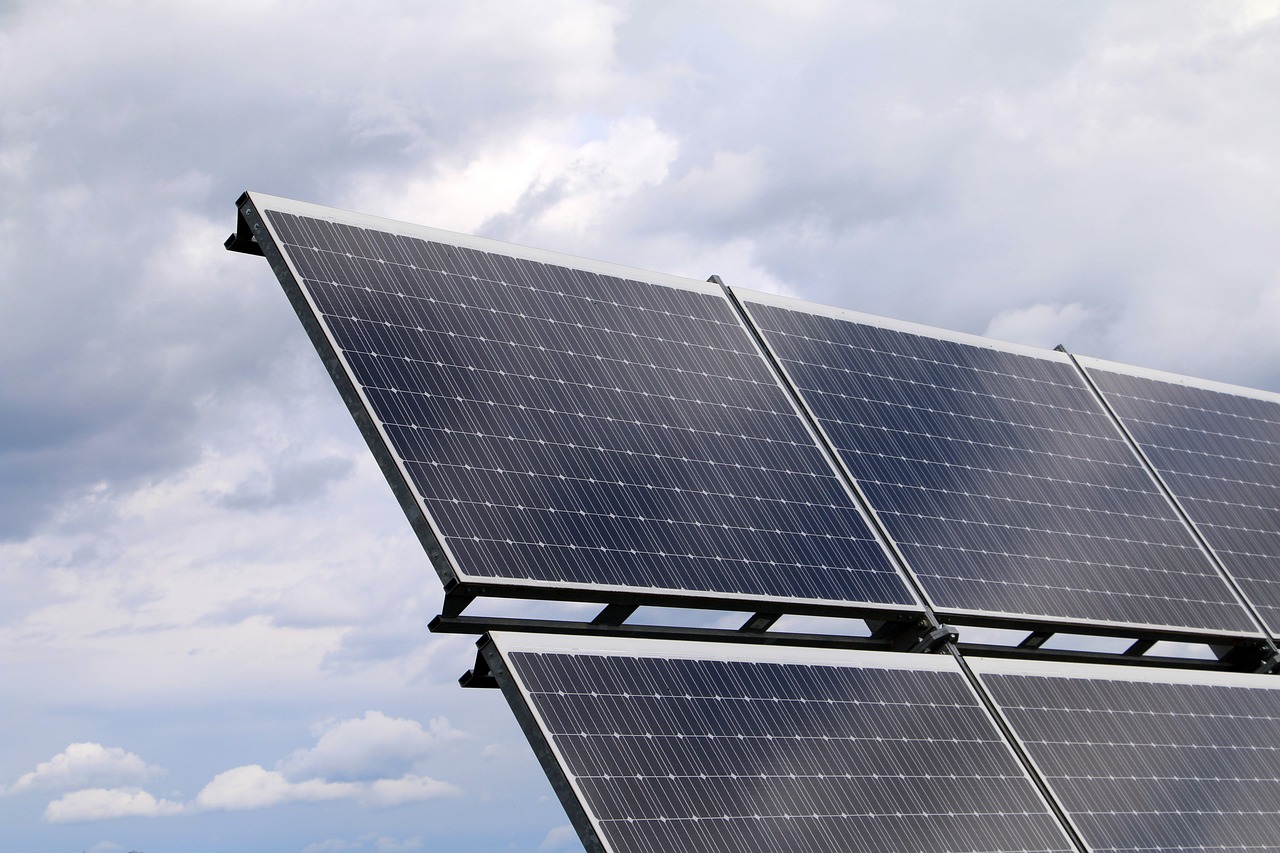 Terugverdientijd zonnepanelen kan oplopen tot bijna 11 jaar door vaste terugleverkosten