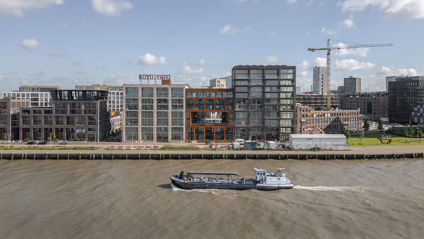 Lloyd Yard: robuust wonen in historisch havengebied