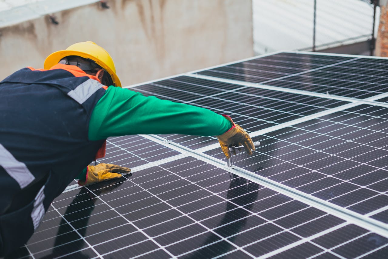 Zonnepaneelbezitters wantrouwen toekomstige overheidssubsidies voor verduurzaming