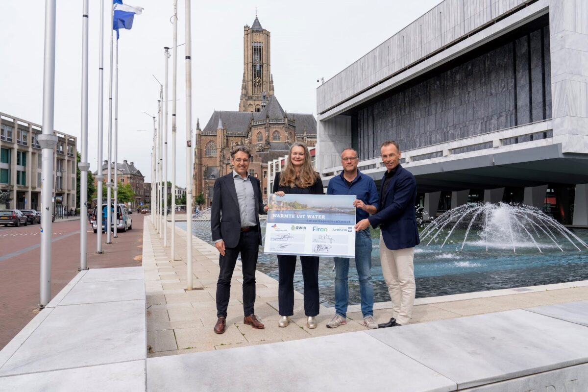 Gemeenten onderzoeken warmte uit de Rijn als energiebron