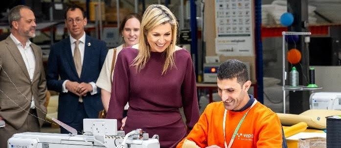 Koningin Máxima bezoekt circulaire pionier Vepa en ontdekt duurzame praktijk in Hoogeveen
